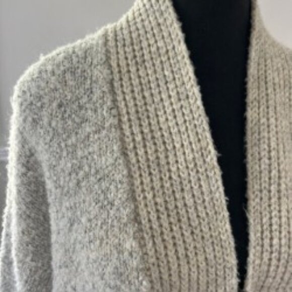Line Cardigan - Picture 2 of 4